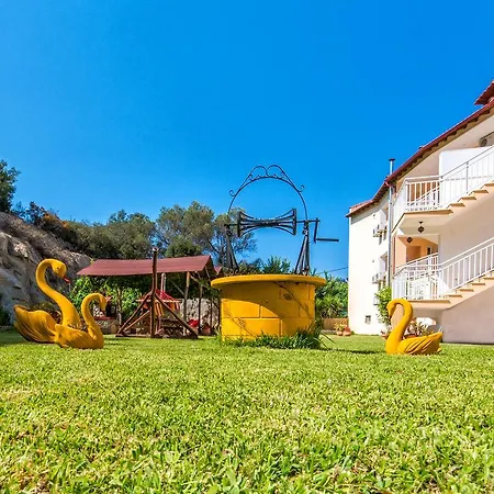 House Meltemi Апартаменты *