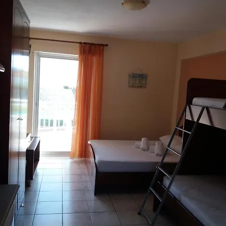 Apartment House Meltemi *