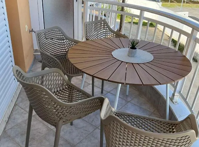 Apartament House Meltemi *